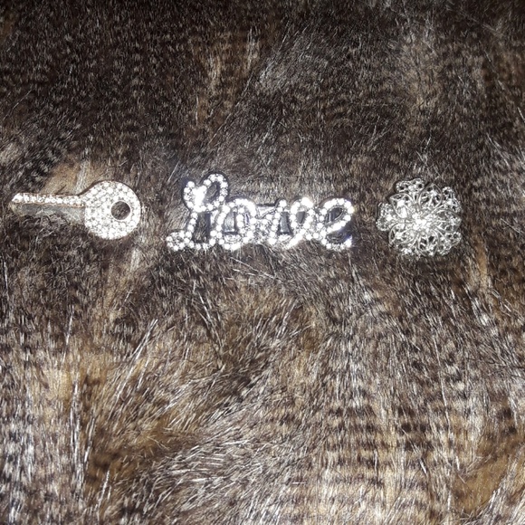 Stylish bling rings - Picture 1 of 2